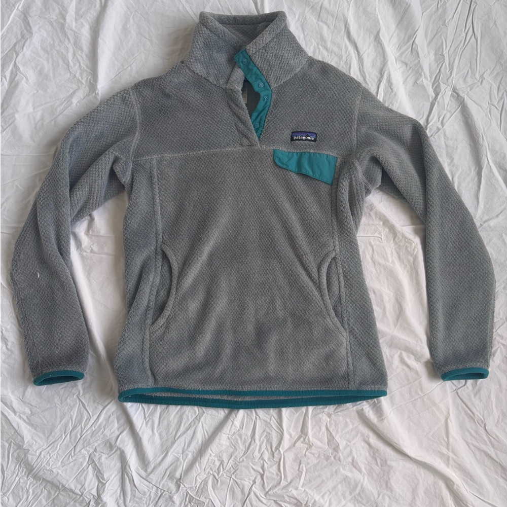 Patagonia Women's Gray and Teal Sweater